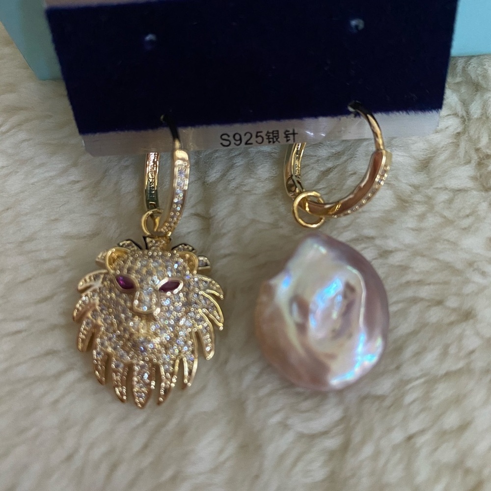 Lion face Keshi pearl earrings 15mm 18KP